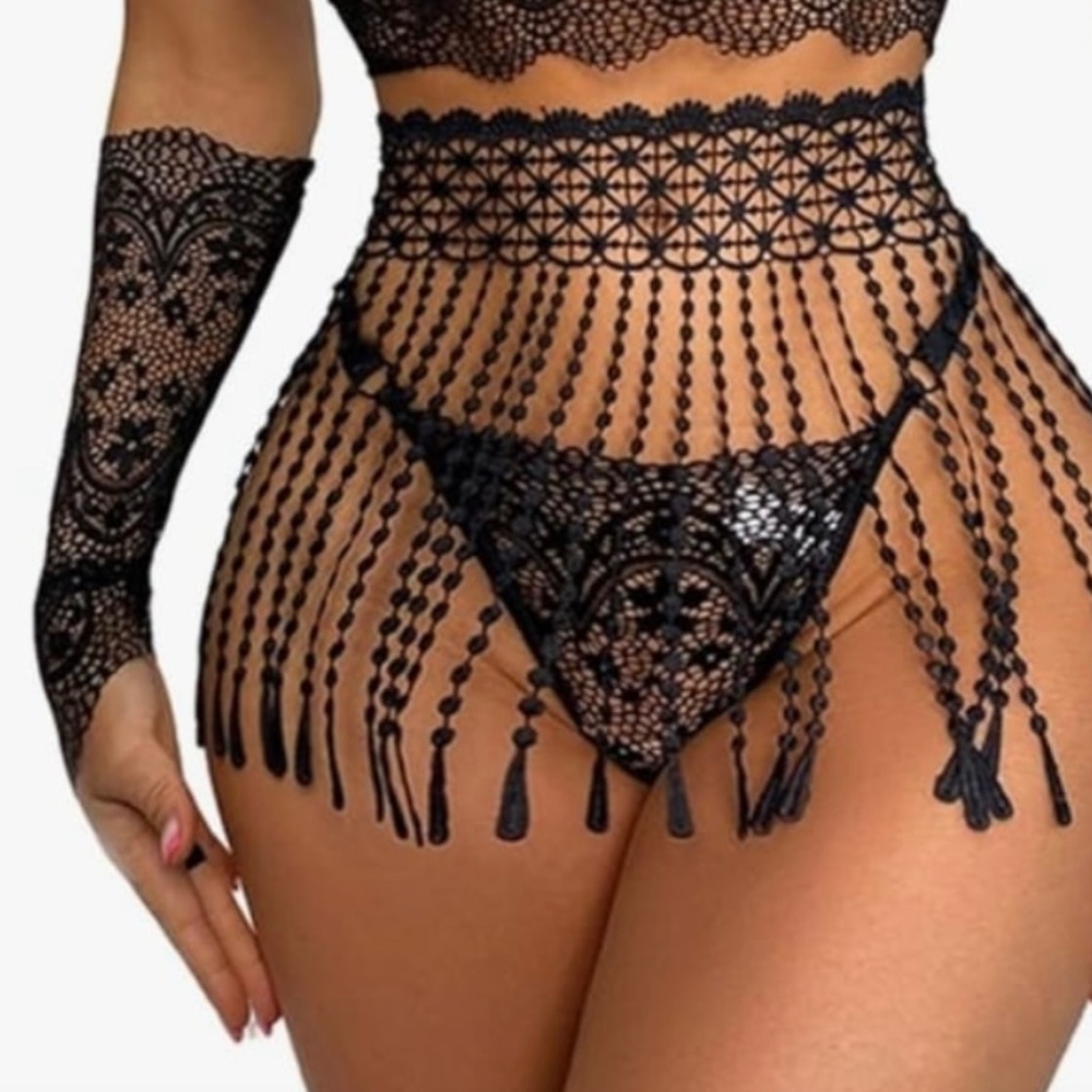 Hip fringe wrap and lace gloves